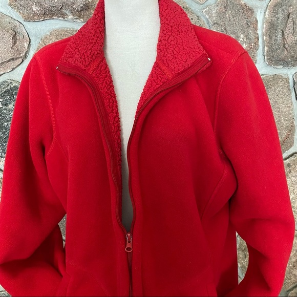 Red fleece jacket with thick lining. - Picture 2 of 6